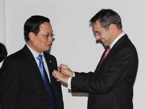 Vietnamese academics awarded France’s Order of Academic Palms - ảnh 1